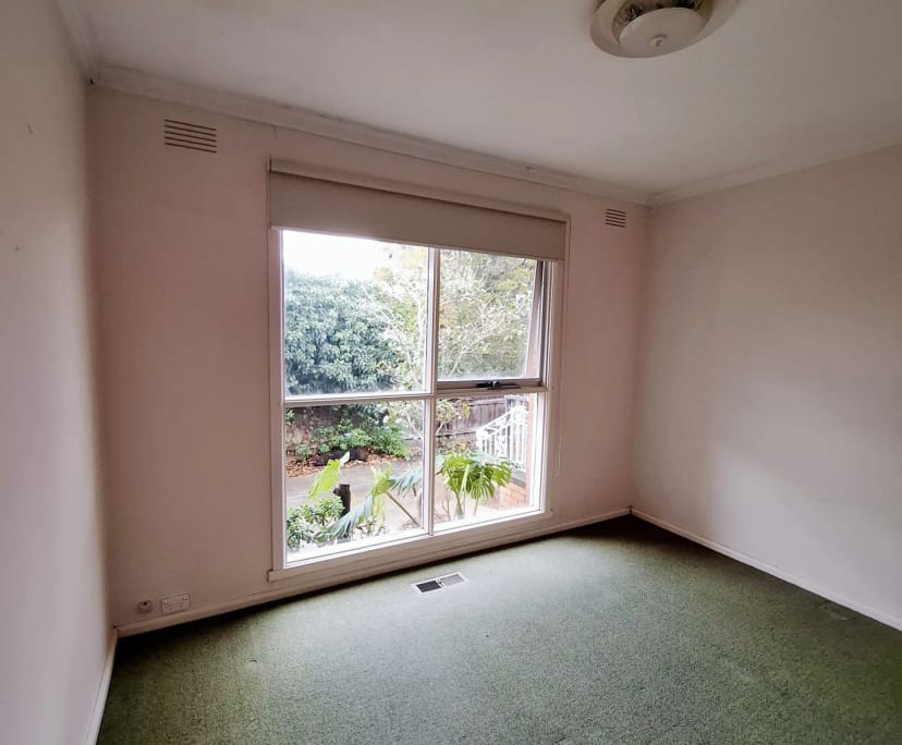 Room in a share house