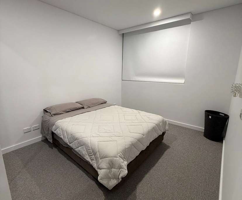 Furnished room with ensuite in a flatshare