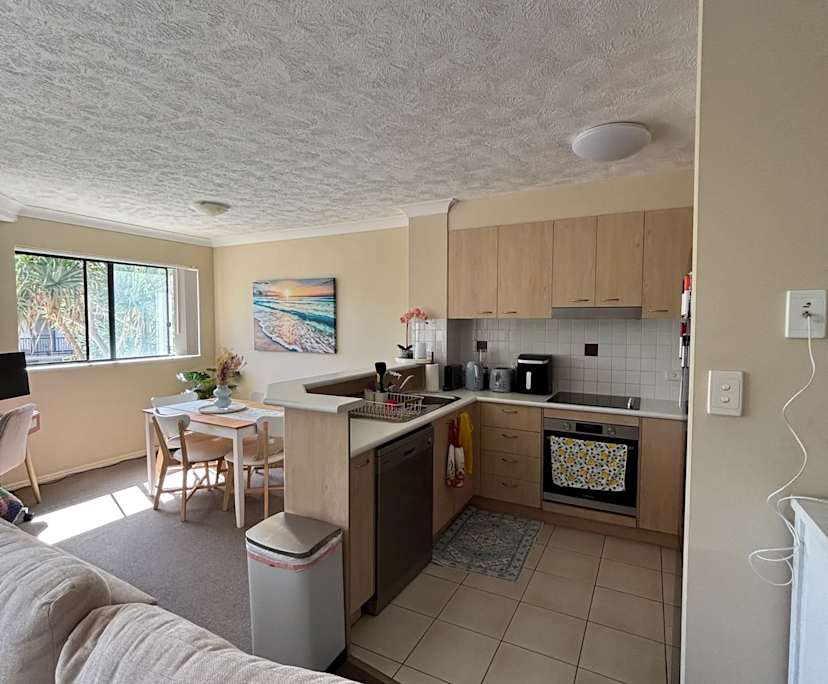 $380, Flatshare, 2 bathrooms, Mermaid Beach QLD 4218