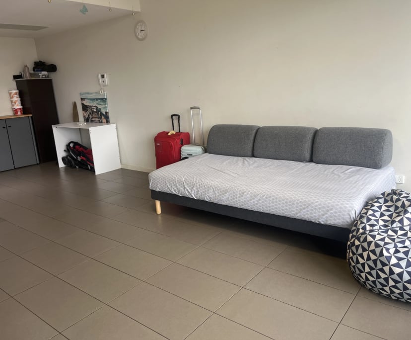 Furnished room in a flatshare