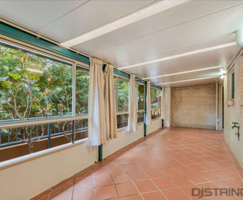 Unfurnished room with own bathroom