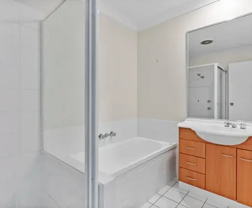 $500, Share-house, 4 bathrooms, Arundel QLD 4214