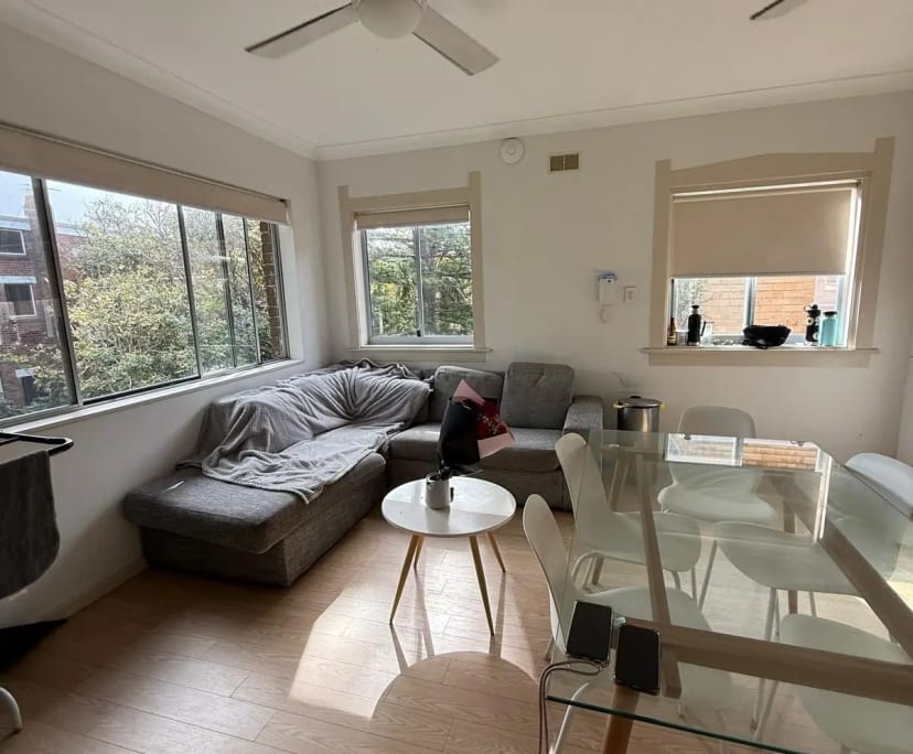 Furnished room in a flatshare