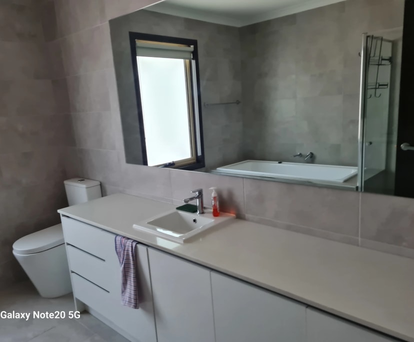 Room in a share house