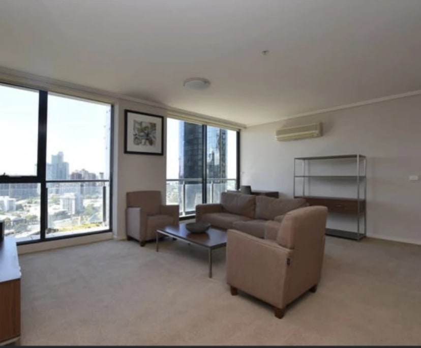 Furnished room with ensuite in a flatshare