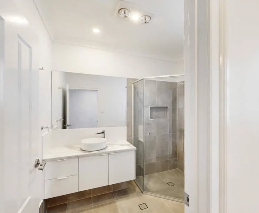 Room with ensuite in a flatshare