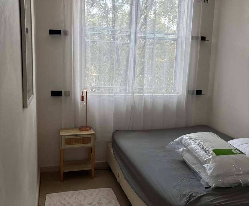 Furnished room in a flatshare