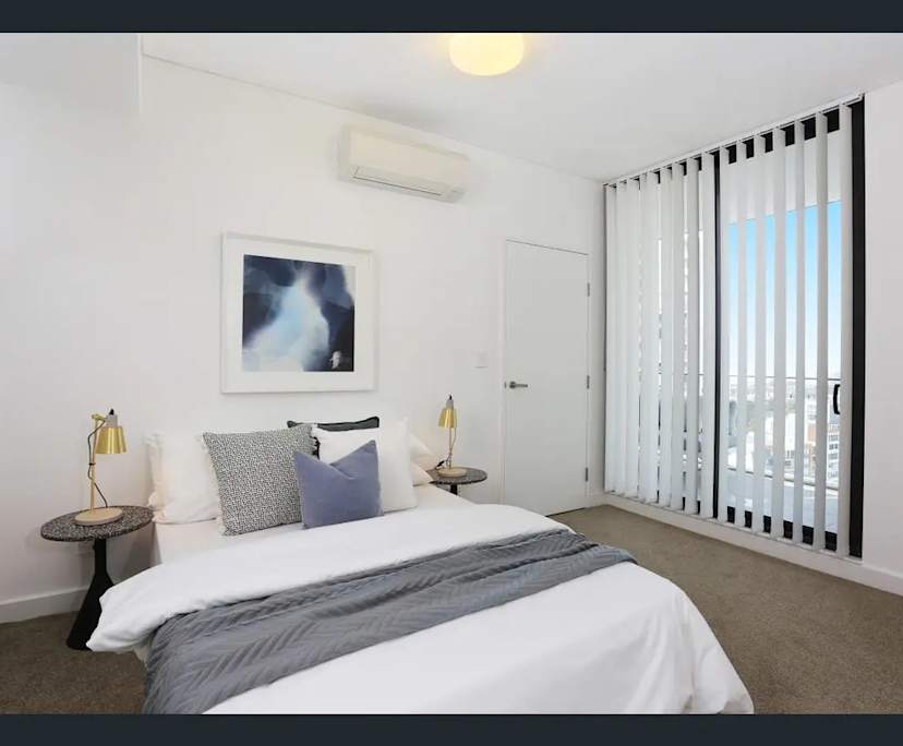 Furnished room in a flatshare