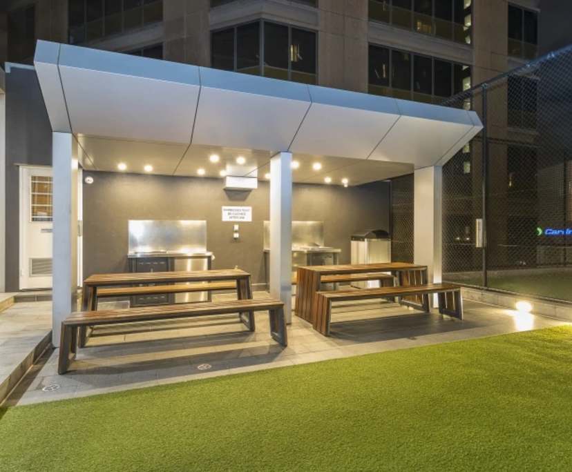 $1,450, Whole-property, 3 bathrooms, Melbourne VIC 3000