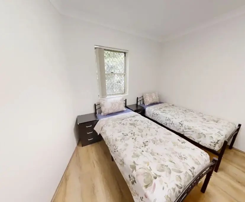 Furnished room in a flatshare