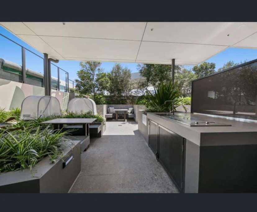 $420, Flatshare, 2 bathrooms, Woolloongabba QLD 4102