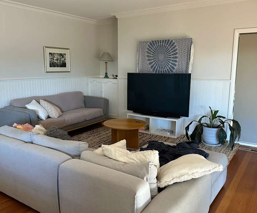 Unfurnished room in a share house