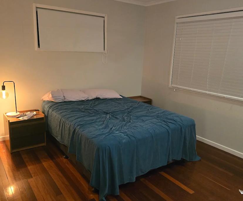 Room in a share house
