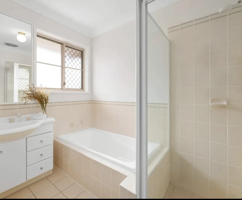 $325, Share-house, 2 bathrooms, Carina QLD 4152