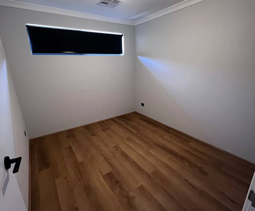 Unfurnished room with own bathroom