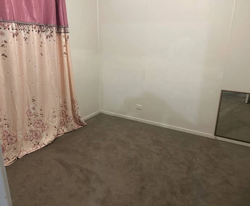 Unfurnished room in a flatshare