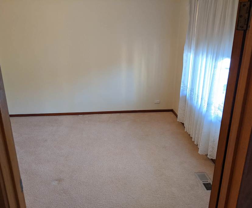 Unfurnished room in a share house
