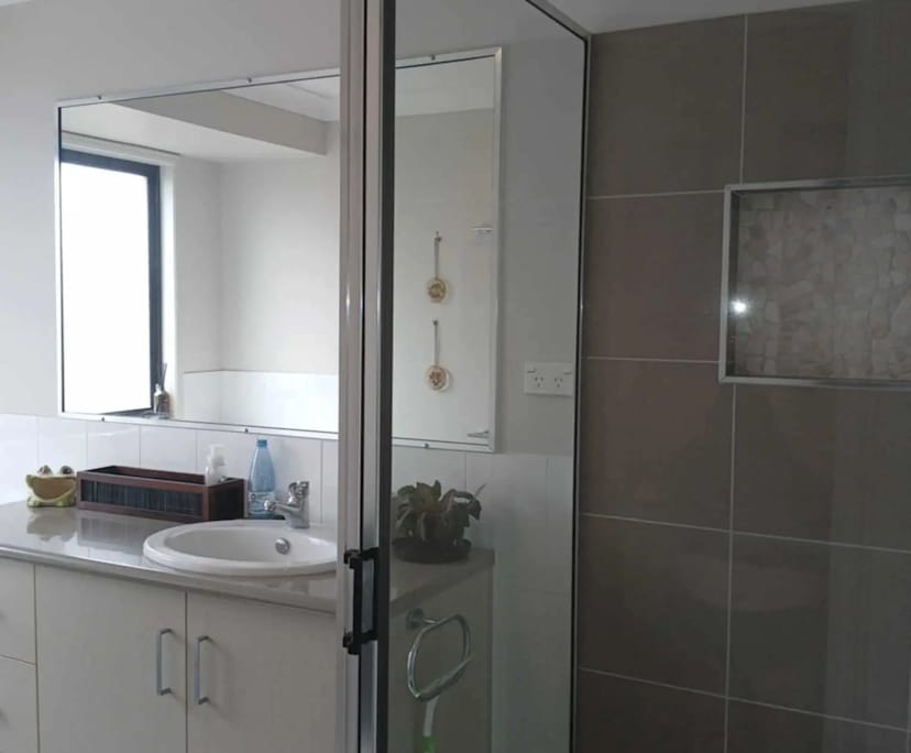 $285-315, Share-house, 3 rooms, Lammermoor QLD 4703, Lammermoor QLD 4703