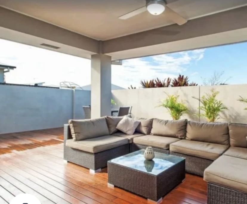 $270, Share-house, 4 bathrooms, Parkwood QLD 4214