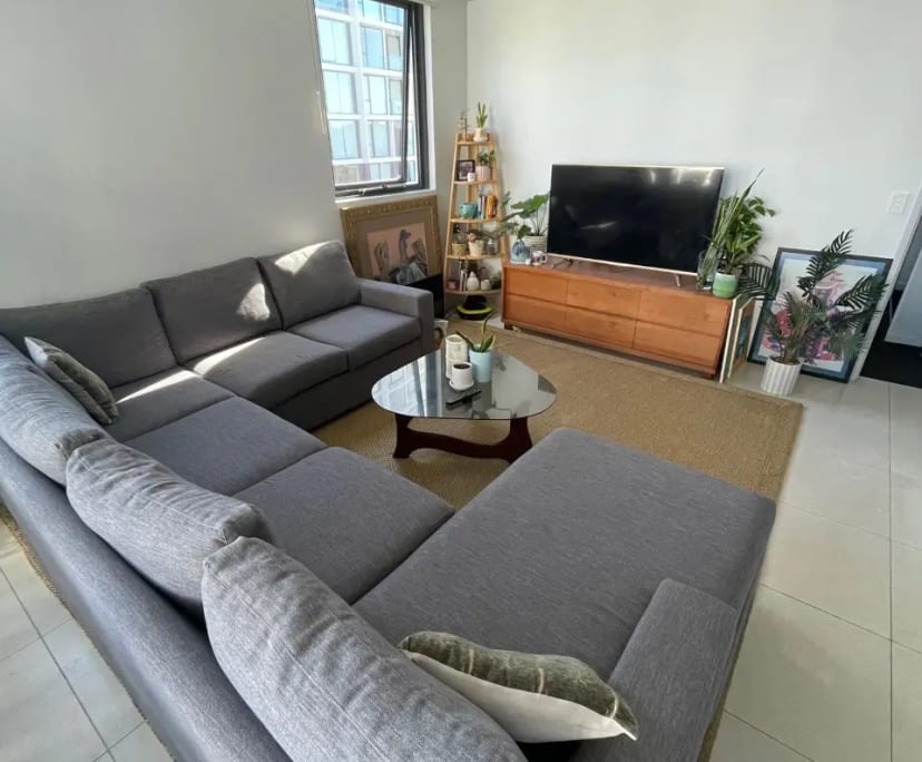 Furnished room in a flatshare