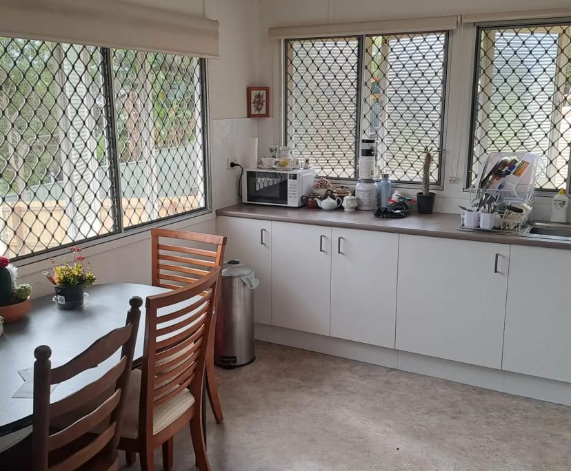 $217, Share-house, 3 bathrooms, Holland Park West QLD 4121