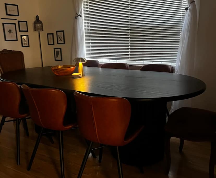 $1,300, Homestay, 2 bathrooms, Kingsgrove NSW 2208