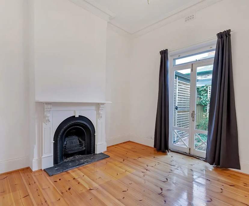 Unfurnished room in a share house