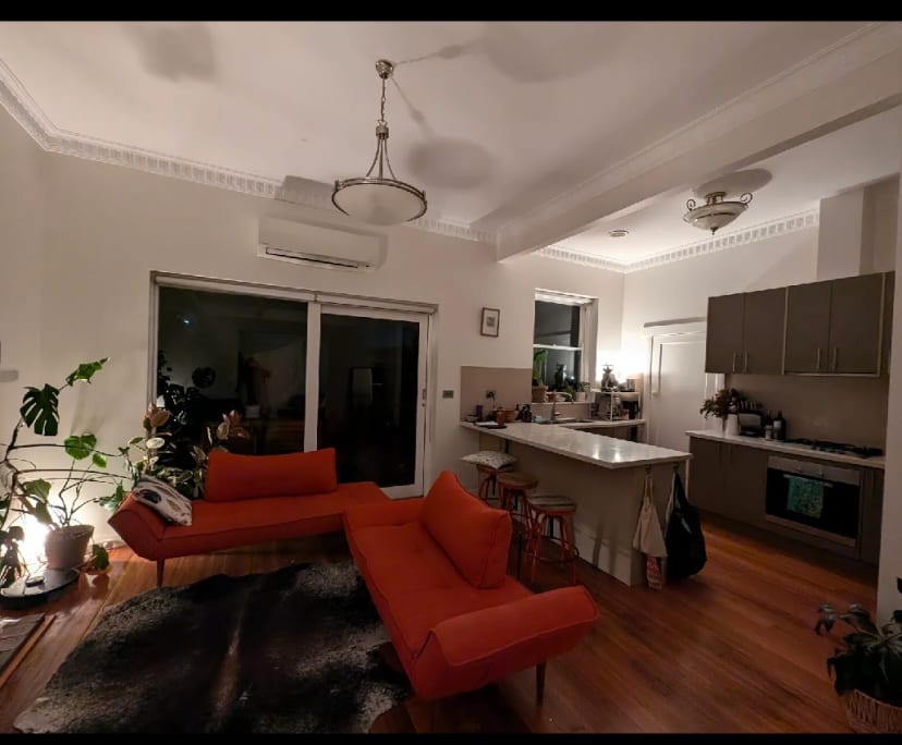 Room in a share house
