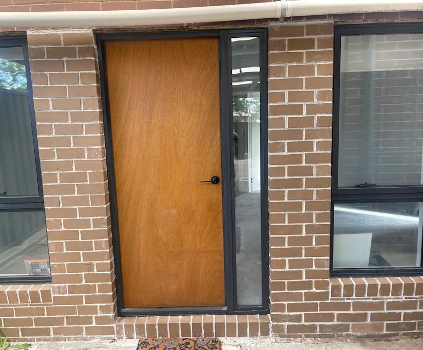 Unfurnished room granny flat for rent