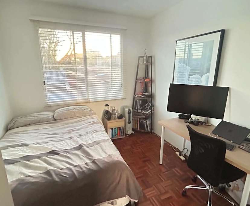 Unfurnished room in a flatshare