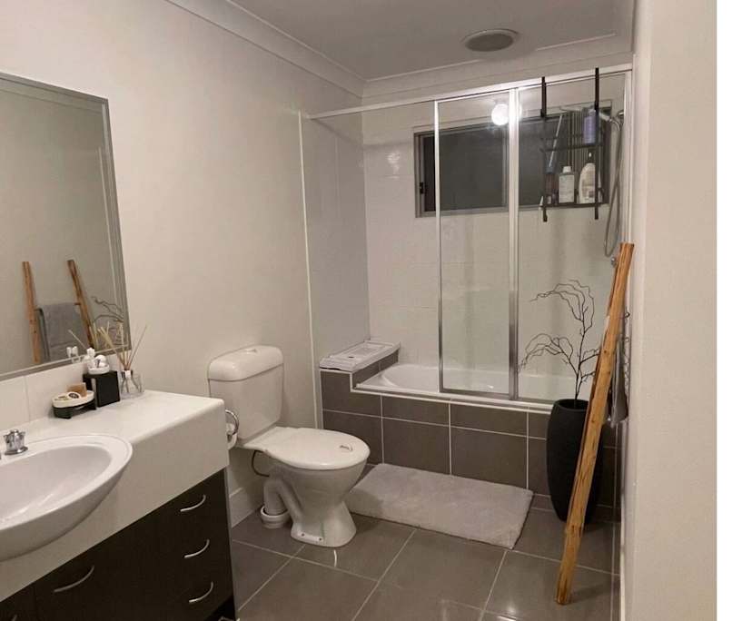 $350, Share-house, 3 bathrooms, Durack QLD 4077