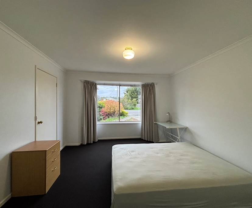 Room in a share house
