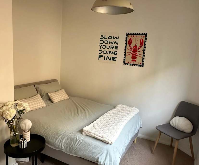Furnished room in a flatshare