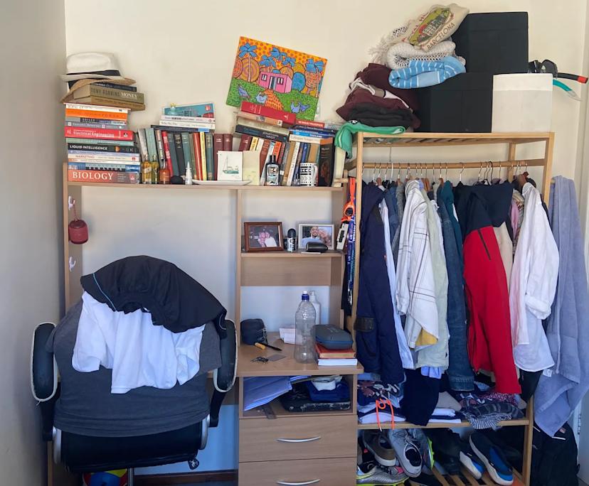 Furnished room in a flatshare