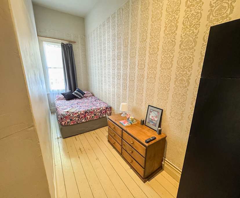 $350, Share-house, 6 bathrooms, Elwood VIC 3184