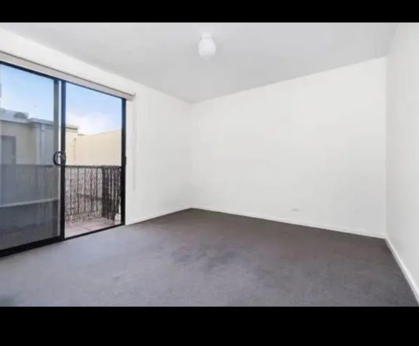 Unfurnished room in a share house