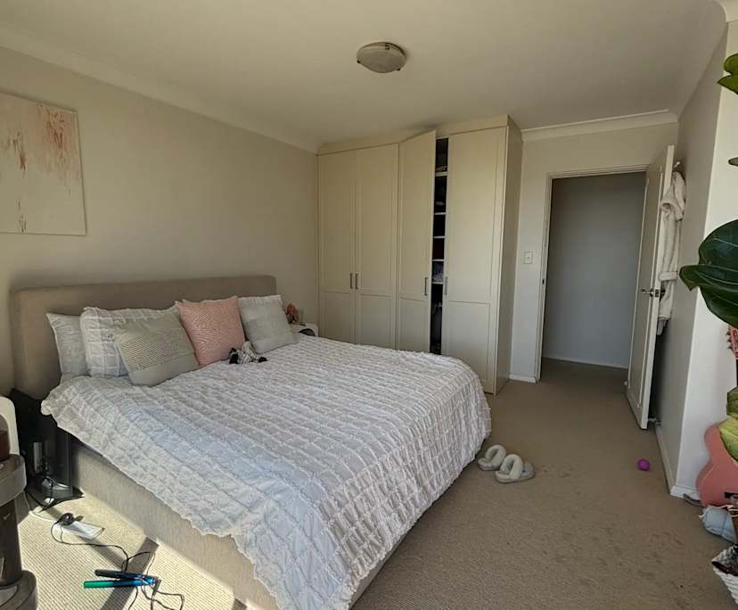 Furnished room with ensuite in a flatshare