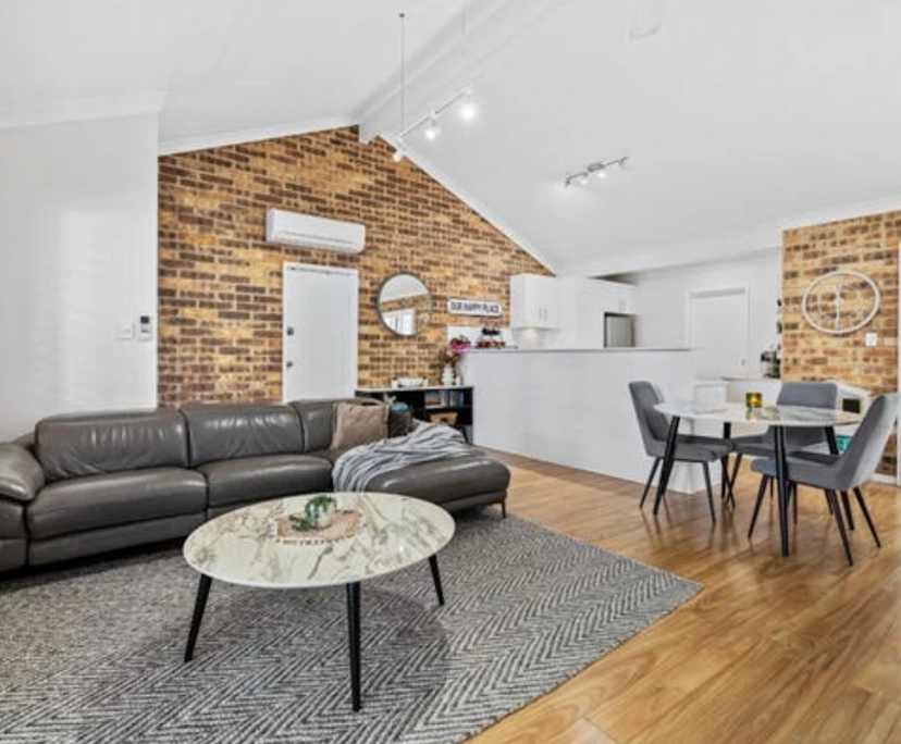 Whole property with 2 rooms for rent