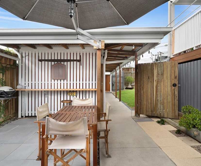 Unfurnished room granny flat for rent