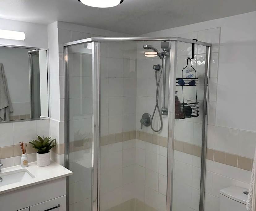 Furnished room with own bathroom