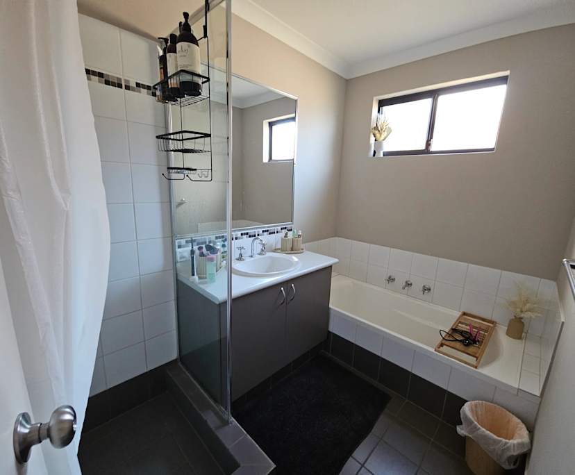 $300, Share-house, 3 bathrooms, Nollamara WA 6061
