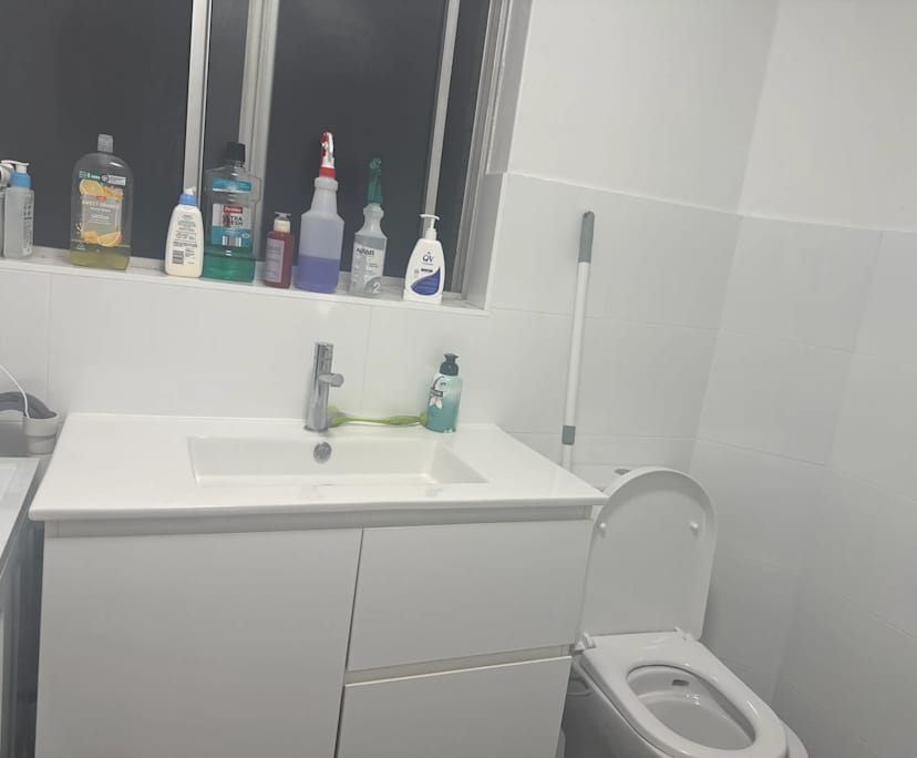 $270, Flatshare, 2 bathrooms, Fairy Meadow NSW 2519