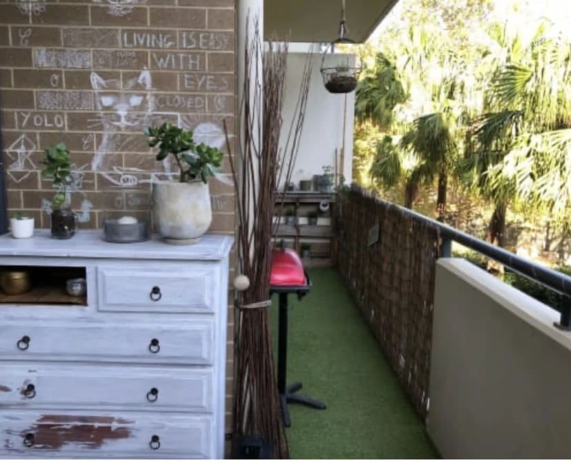 Room for Rent in Camperdown, Sydney 400, Furnishe...