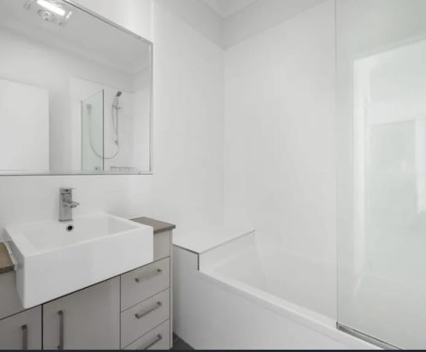 Unfurnished room in a flatshare
