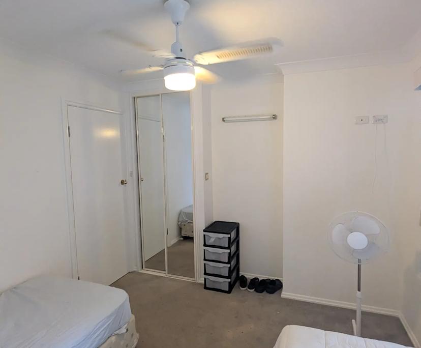 $275, Share-house, 3 bathrooms, Mermaid Waters QLD 4218