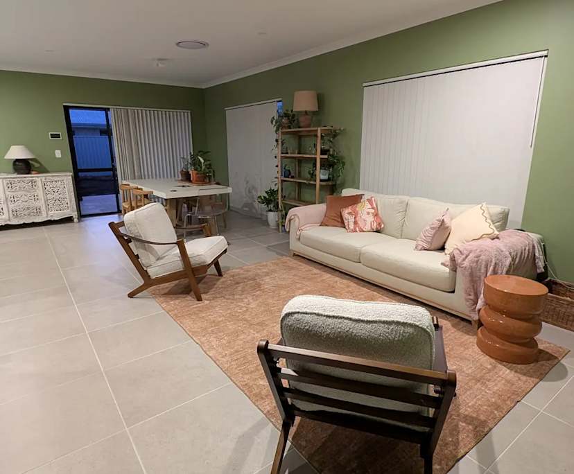 Room in a share house