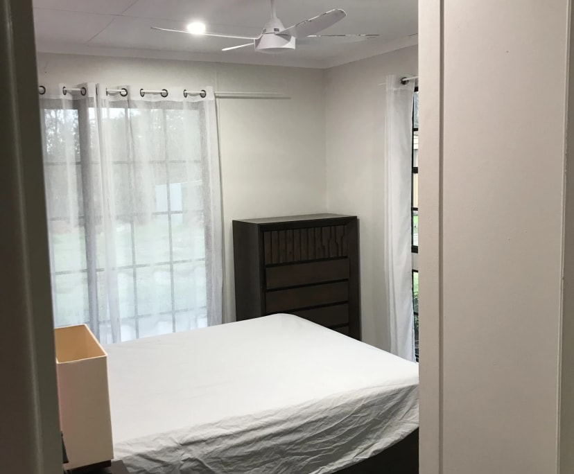 $300, Homestay, 4 bathrooms, Chambers Flat QLD 4133