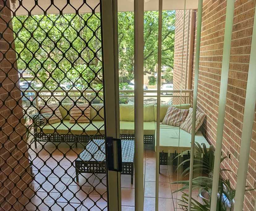 Unfurnished room in a flatshare