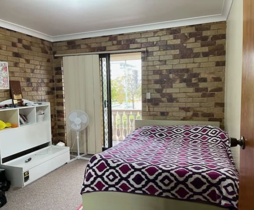 $185, Share-house, 3 bathrooms, Cleveland QLD 4163