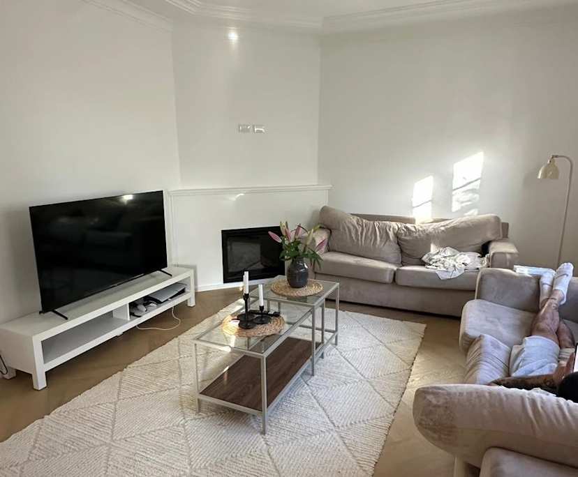 Unfurnished room in a flatshare